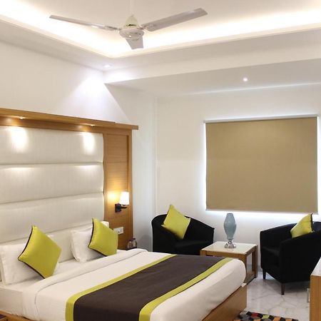 ניו דלהי Hotel Aero Star Near Delhi Airport מראה חיצוני תמונה