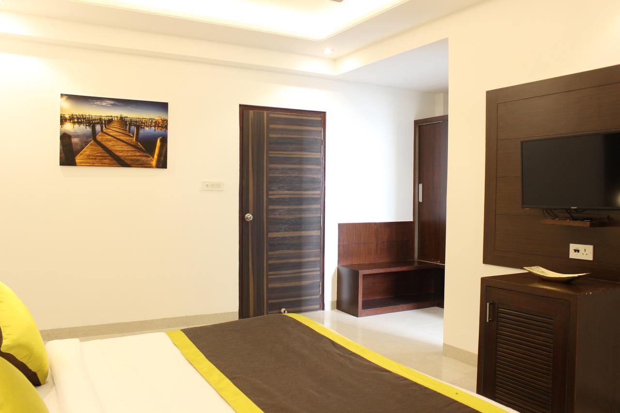 ניו דלהי Hotel Aero Star Near Delhi Airport מראה חיצוני תמונה