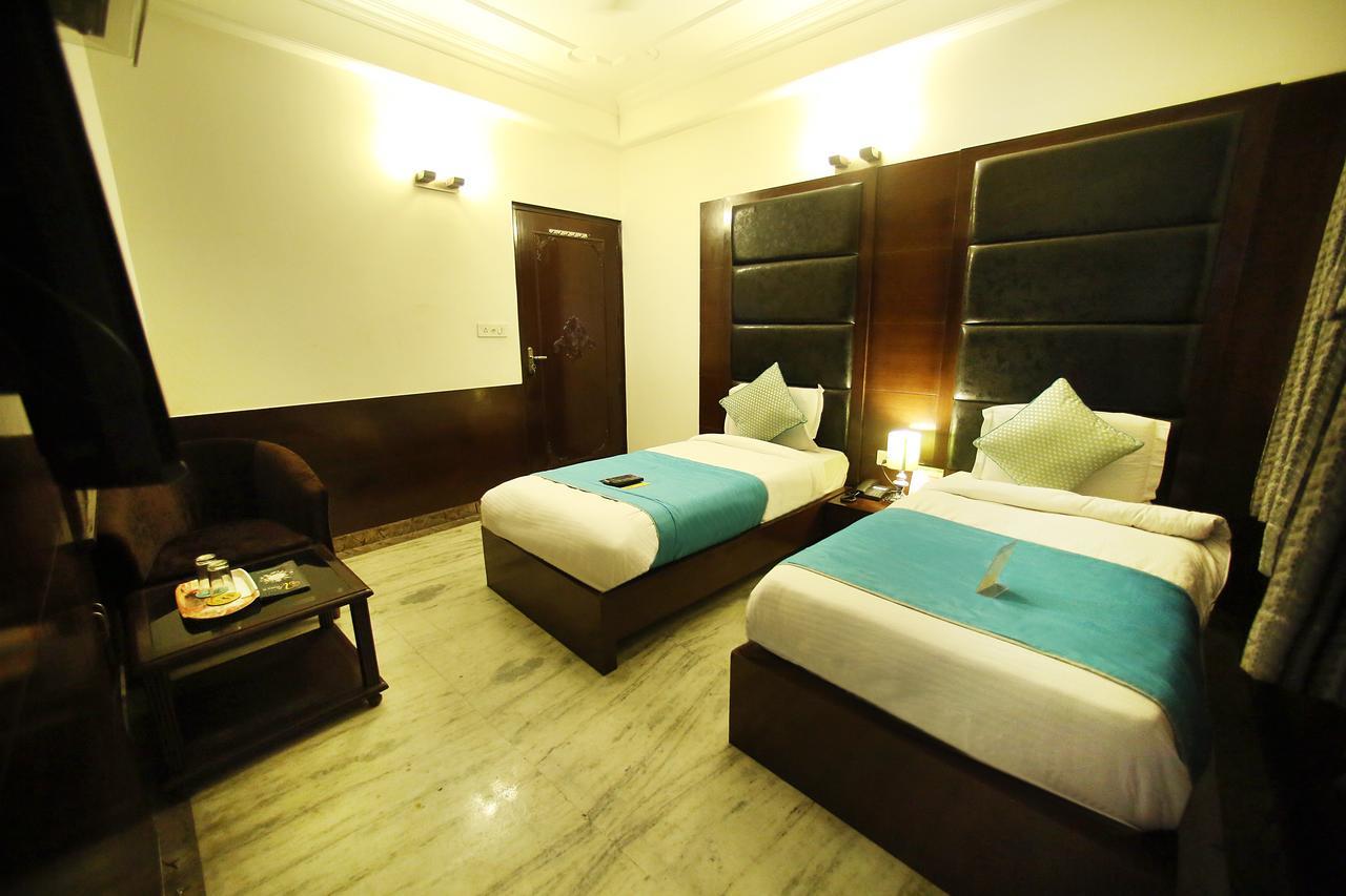 ניו דלהי Hotel Aero Star Near Delhi Airport מראה חיצוני תמונה