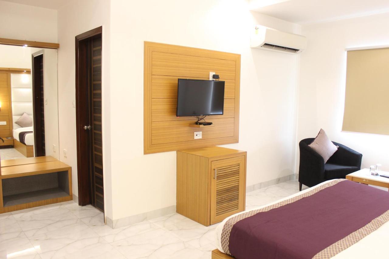 ניו דלהי Hotel Aero Star Near Delhi Airport מראה חיצוני תמונה